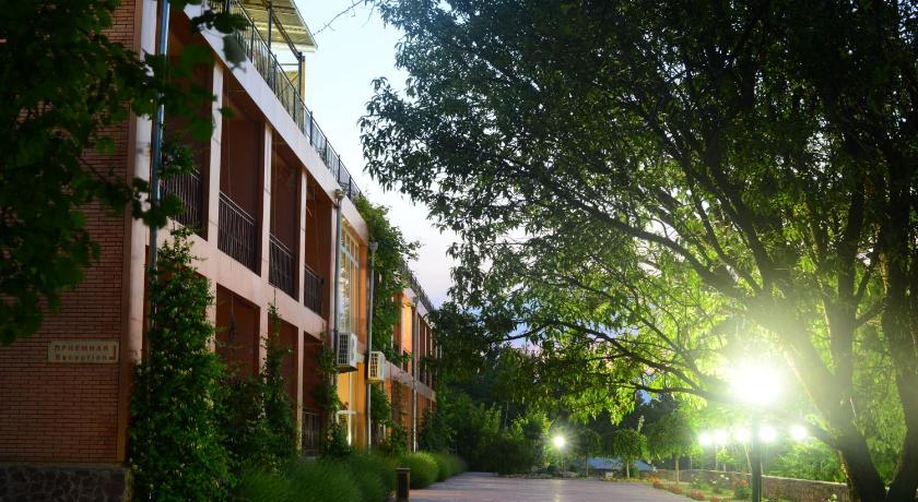 Avenue Park Hotel — Hotel in Yusufkhona