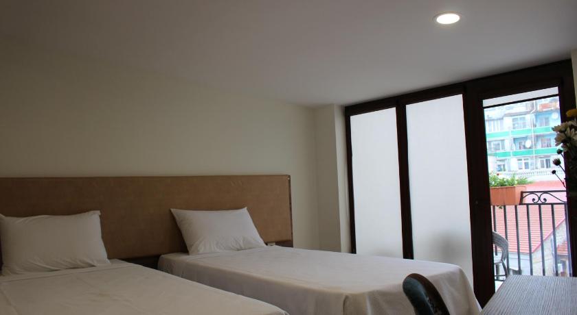 Boutique Hotel 32 photo
