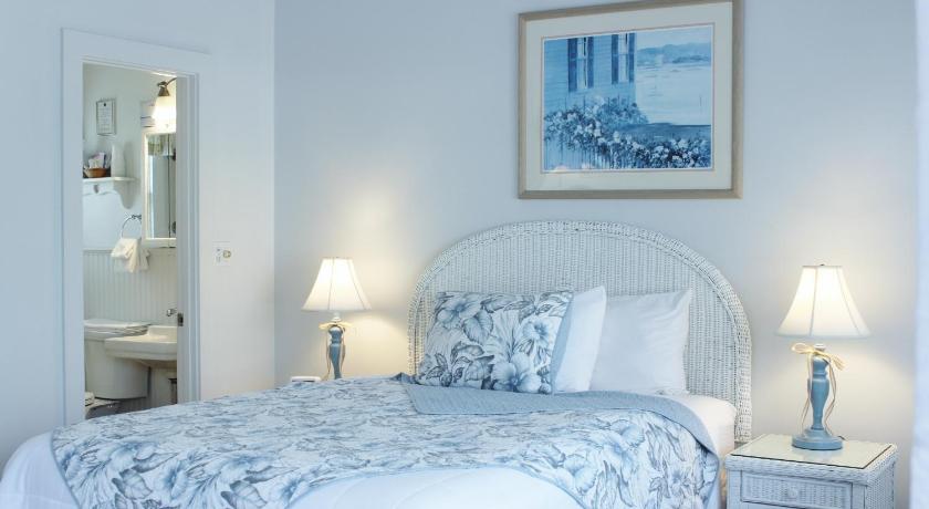 Red Horse Inn — Hotel in Falmouth (MA)