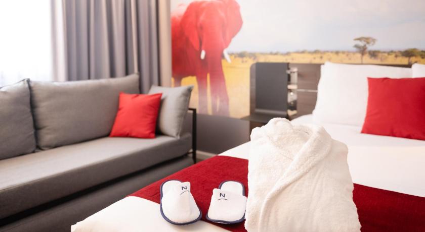Image of Executive Room with 1 double bed and 1 double s ofa bed 4