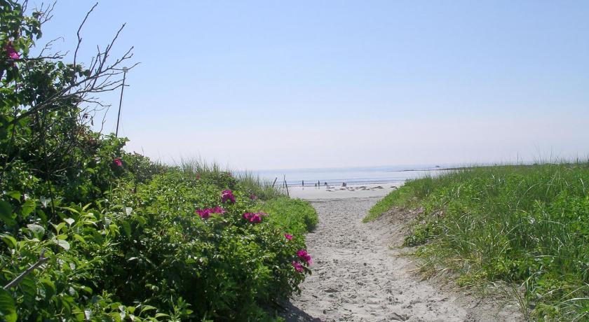 Rhumb Line Resort photo