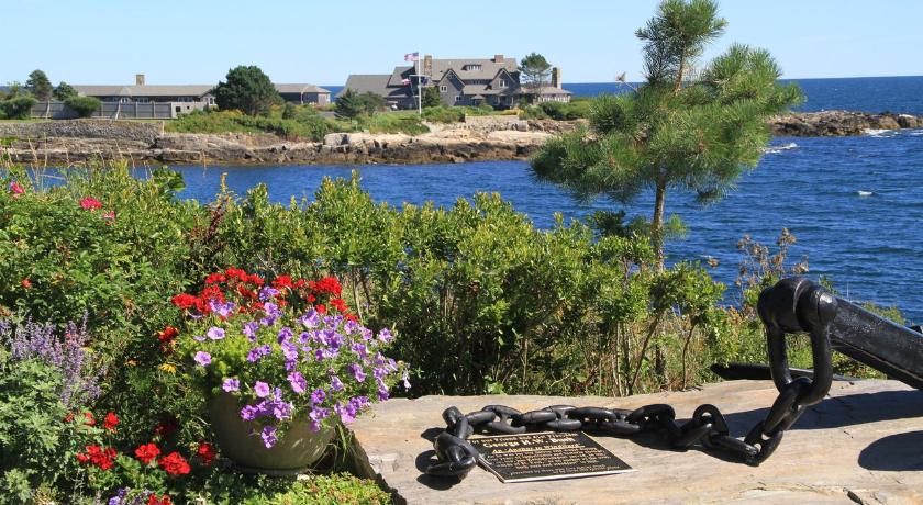 Rhumb Line Resort photo