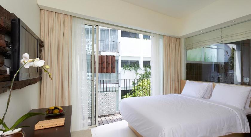 Image of Grand Deluxe Balcony 7