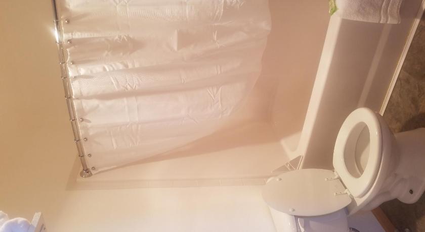 Howard's Motel photo