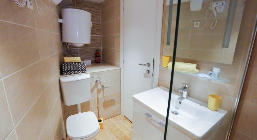 Castellum Apartments photo