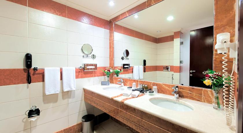 Image of Executive Triple Room 5