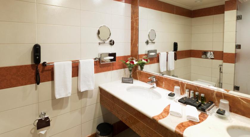 Image of Executive Triple Room 8
