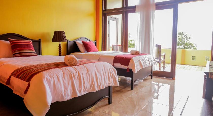 Image of Deluxe Twin Room with Sea View 0