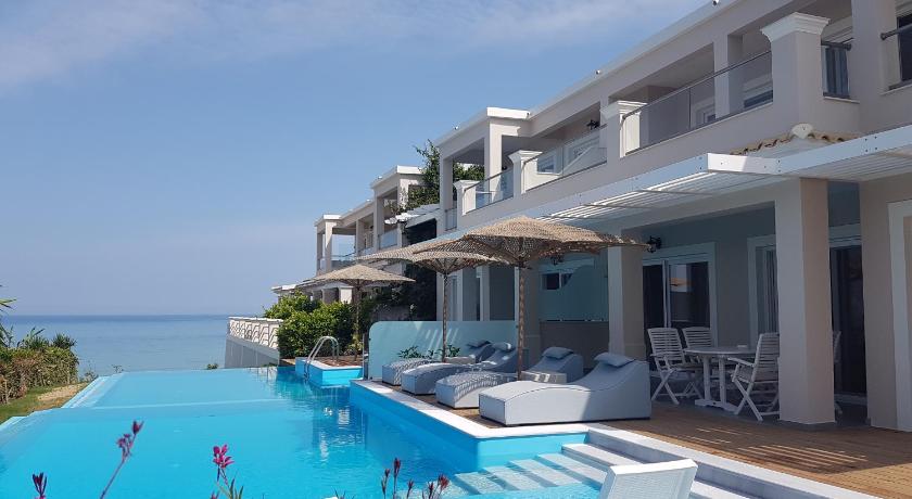 Paralia Luxury Suites photo