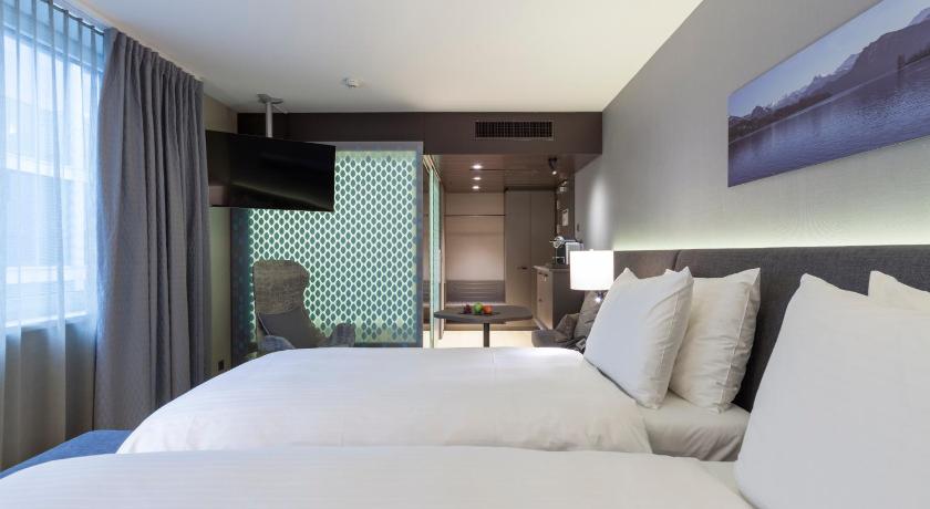 Image of Superior Room 6