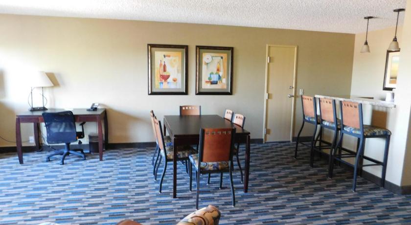 Days Hotel by Wyndham Mesa Near Phoenix