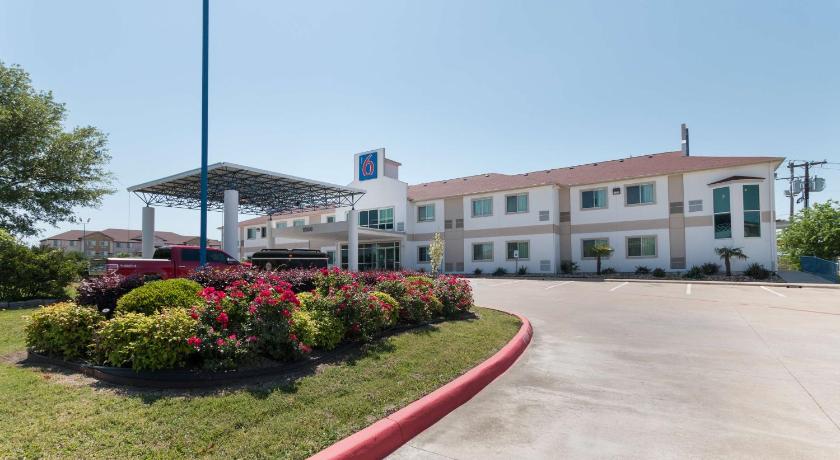 Motel 6-Hillsboro, TX