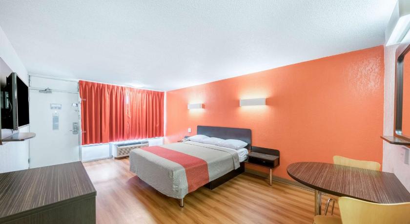 Motel 6 Bricktown In Oklahoma City Ok Room Deals Photos - 