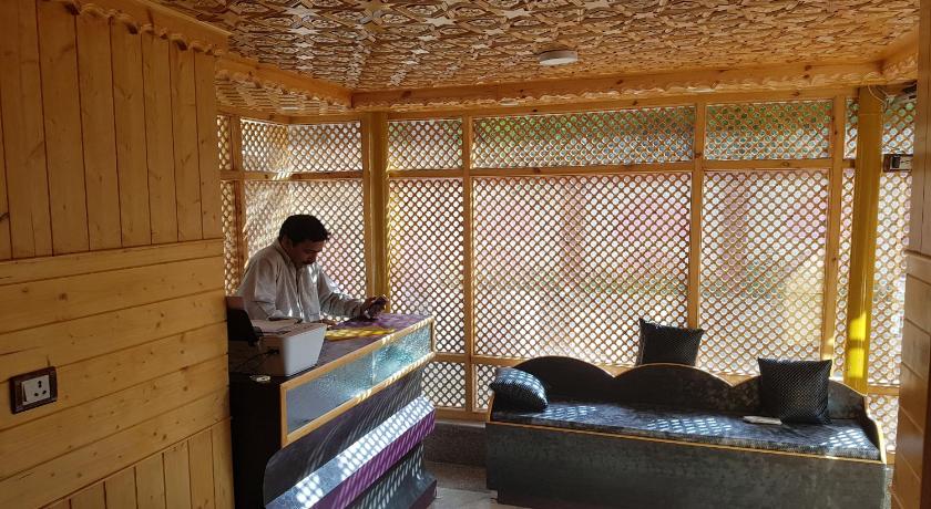 Hotel Gulistan - image 8