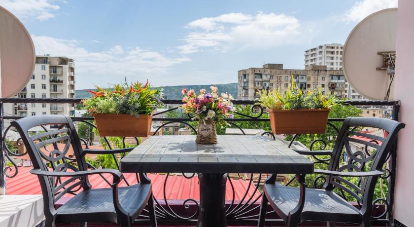 Hotel S.R — Hotel in Tbilisi
