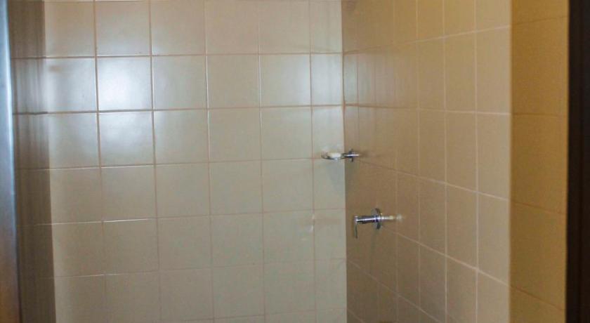 Titan 22P Condo at WH Taft Residences Manila photo