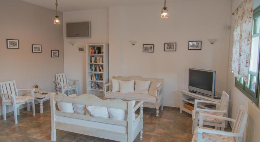 Ostria Hotel & Apartments photo