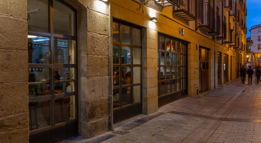 Winederful Hostel & Cafe photo
