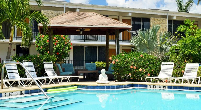 Dolphin Key Resort - Cape Coral