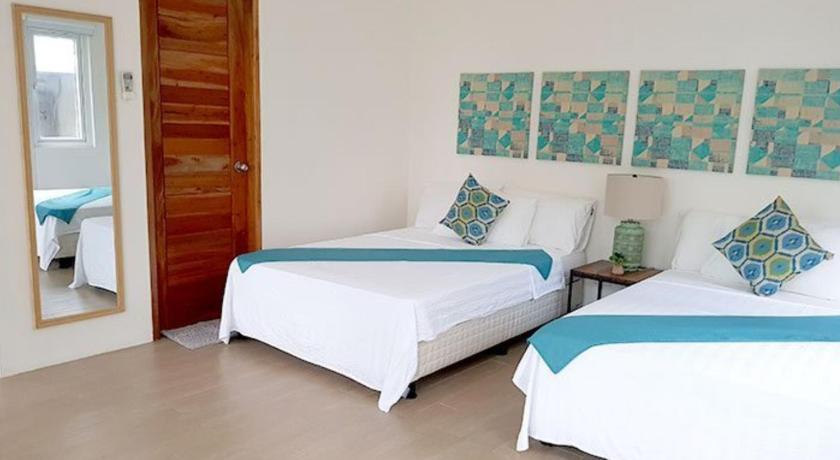 Image of Family Room Pool View 8