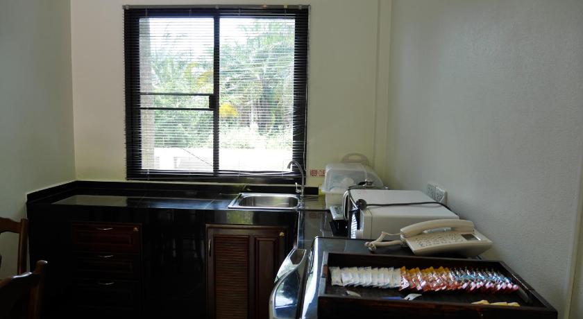 Kuva huoneesta One-Bedroom with Shared Pool 10