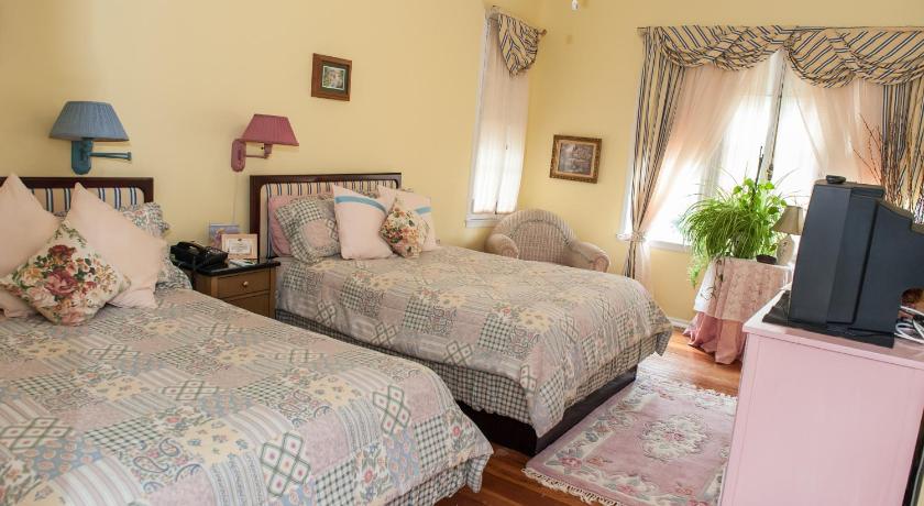 Cedars & Beeches Bed & Breakfast photo