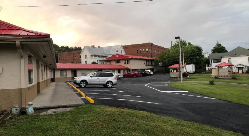 Ellijay Inn - Downtown Ellijay photo
