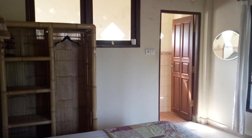 Image of Standard King Room 12