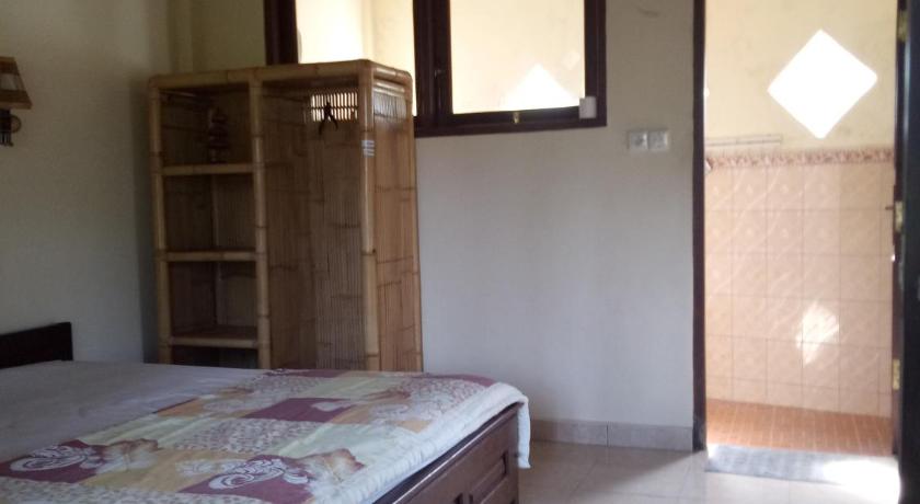 Image of Standard King Room 15