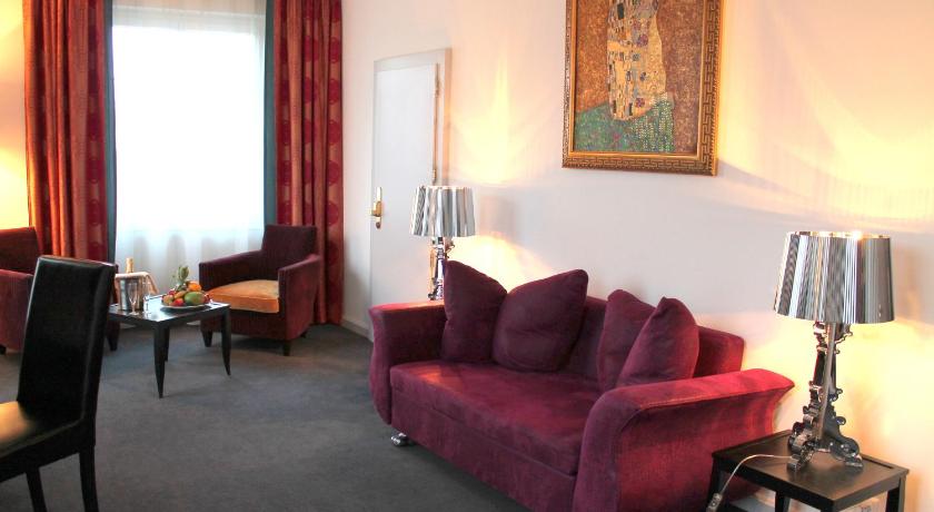 Image of Junior Suite 9