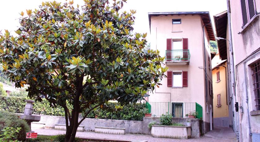 LA MAGNOLIA Guests House — Hotel in Dervio