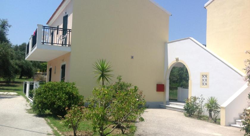 Yianetta Hotel Apartments photo