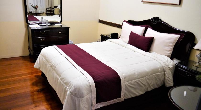 Image of Standard Queen 5