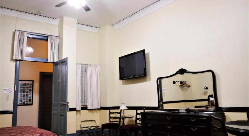Image of Superior Queen Room with Two Queen Beds 10
