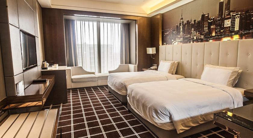 Image of Deluxe Twin Bed 1