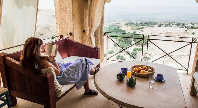 Beit Al Fannan photo
