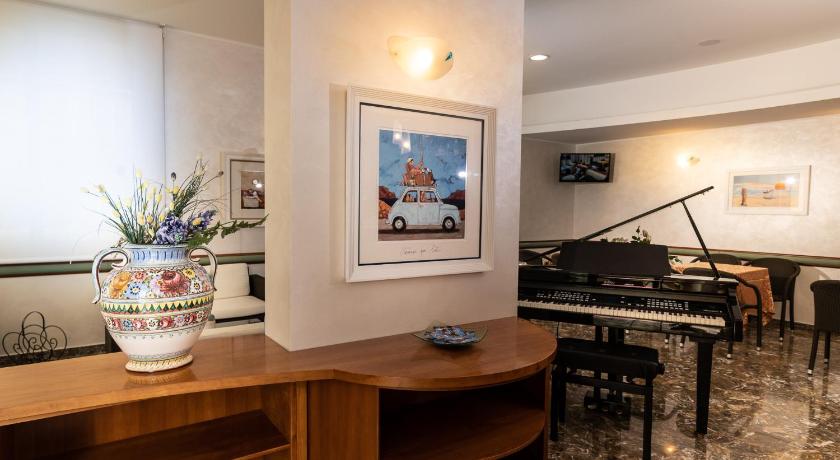 Hotel Florida photo