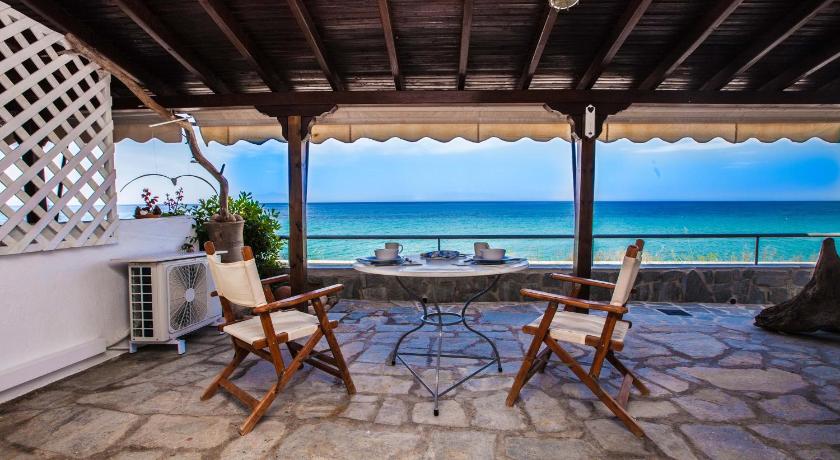 Houseloft Grand Sunset Siviri Beach — Hotel in Chalkidiki