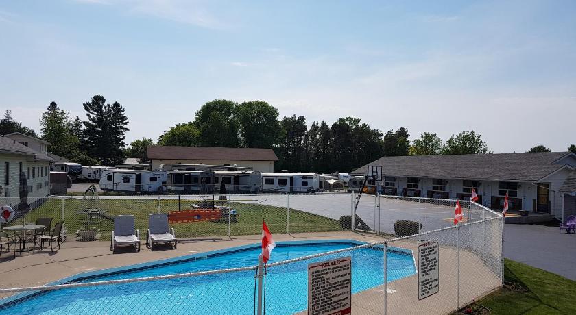 Fox Motor Inn photo