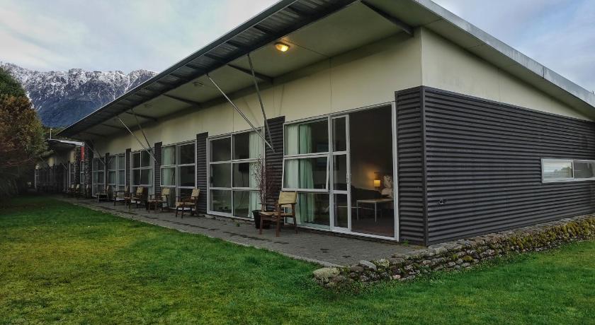 Westhaven Motel photo