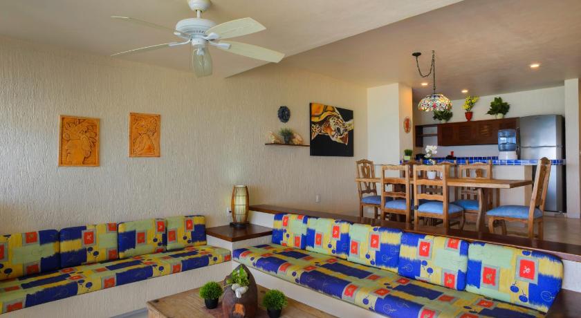 Image of 3 Bedroom Condo 5