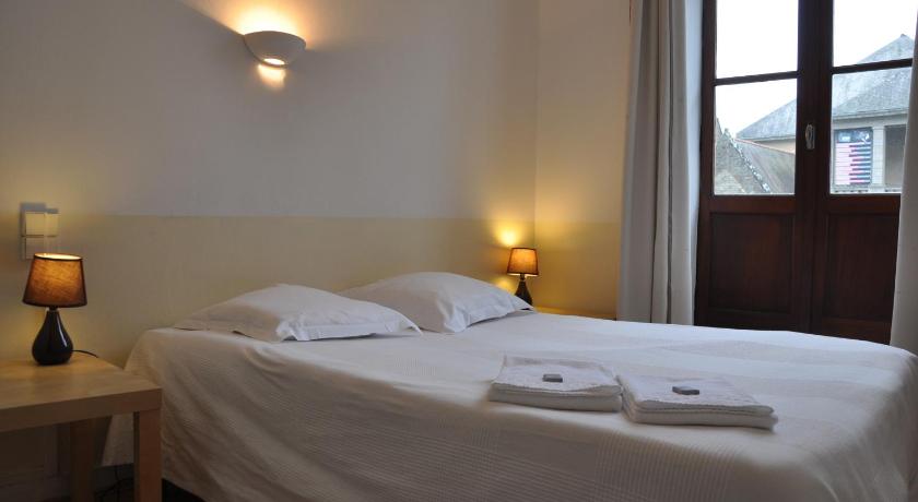 Cafe Hotel du Theatre photo