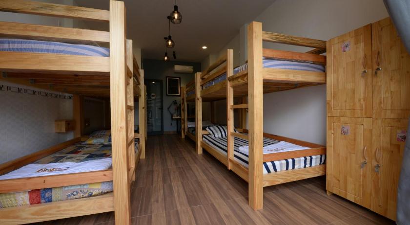 8-Bed Mixed Dormitory Room, Nau House in Tuy Hòa (Phú Yên)