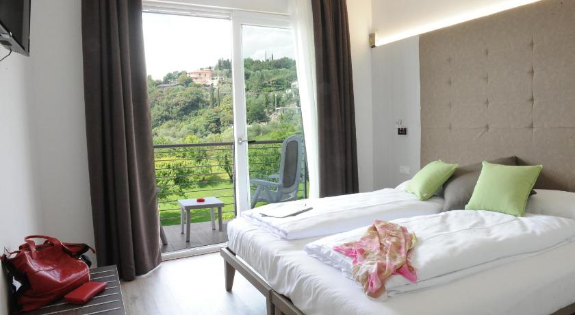 Image of Junior Suite with Balcony 4