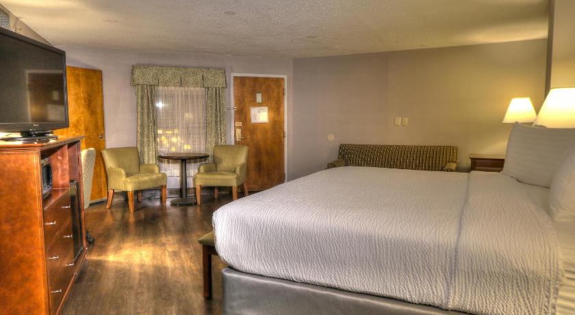 Image of TWO BEDROOM FAMILY SUITE 11