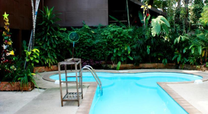 Image of Superior Queen Bed 4