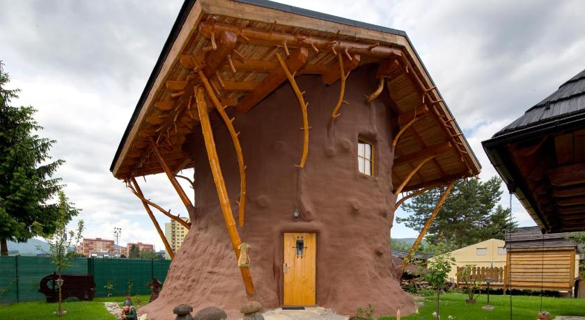Rozpravkova dedinka — Hotel in Dolny Kubin