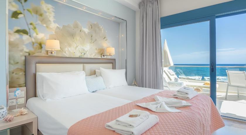 Image of One-Bedroom Apartment with Panoramic Sea View & Hot Tub (2 Adults) 4