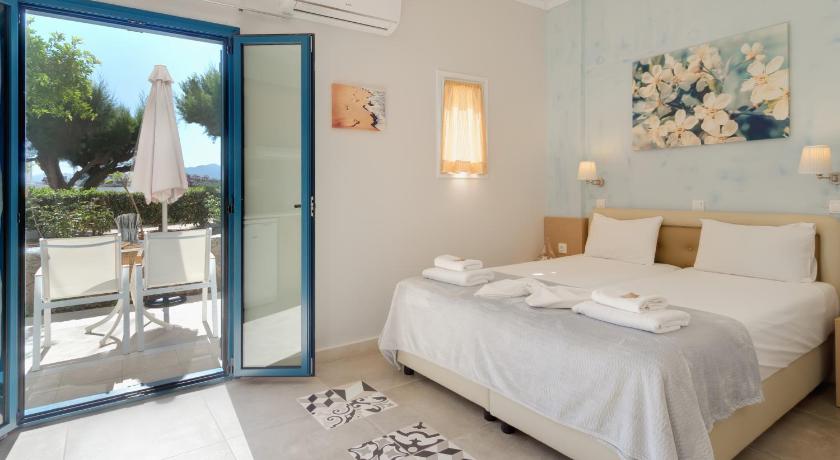 Image of Studio with Garden View & Terrace 3