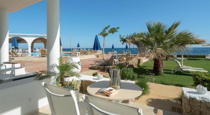 Image of One-Bedroom Apartment with Front Sea View (2 Adults) 7